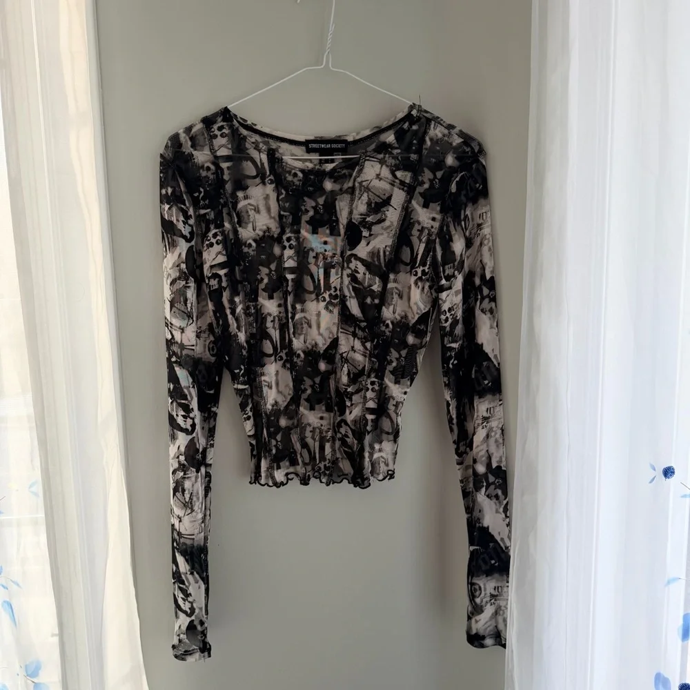 Streetwear Society Black & White Abstract Mesh Long Sleeve Top - Picture 10 of 10